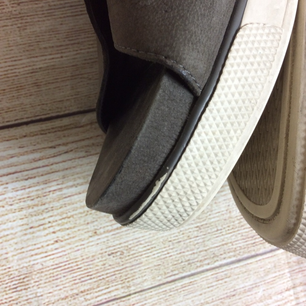 Eileen Fisher Good Criss Cross unbuckle leather sandal. Green. Size 9 - Picture 7 of 9